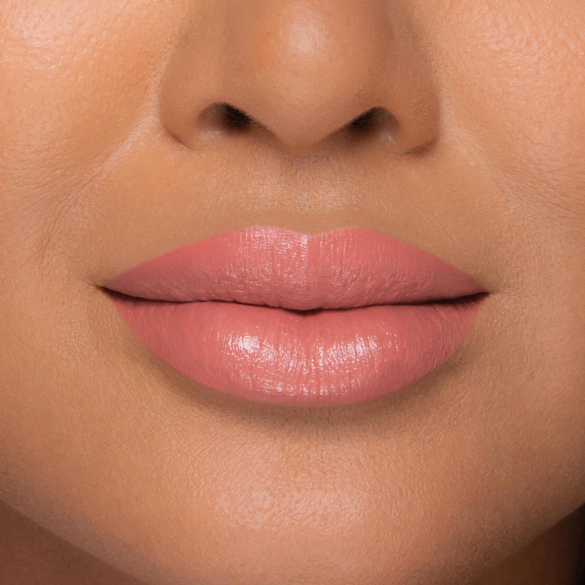LADY BOLD LIPSTICK  (LABIAL CREMOSO)